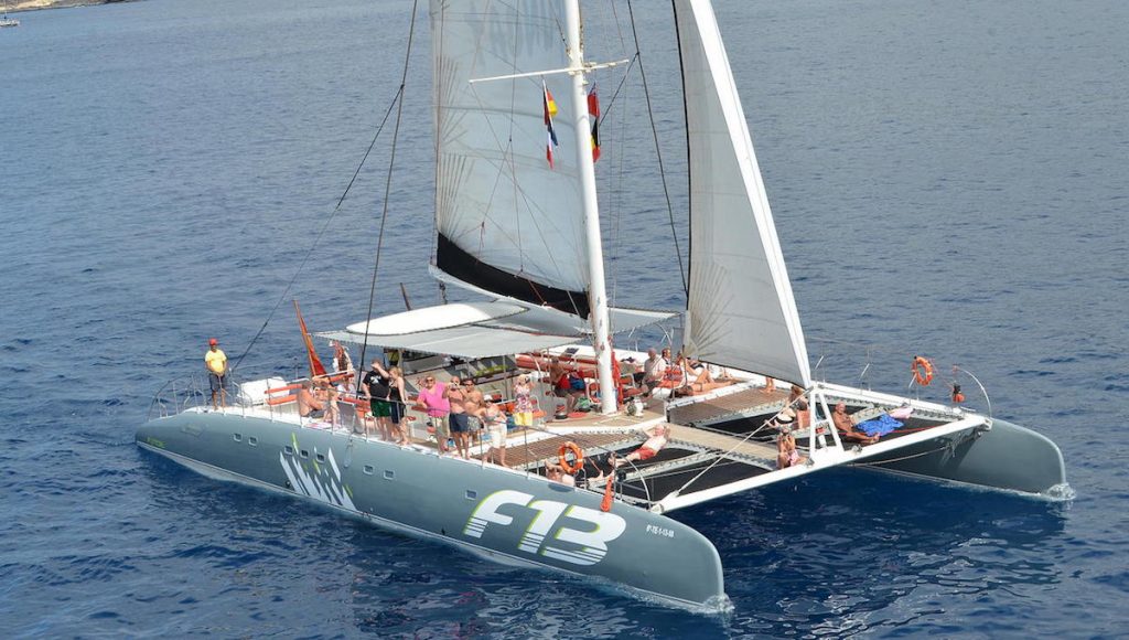 catamaran freebird boat party Catamaran Boat Party en Tenerife | Fiestas en barco en Tenerife