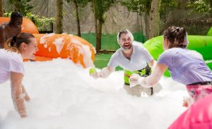 Campamento Rioloco, la gimkana de juegos en Hostalric, a menos de 40 minutos de Platja d'Aro