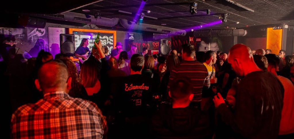 Entradas a discotecas y Actividades en Lloret, humor amarillo para grupos